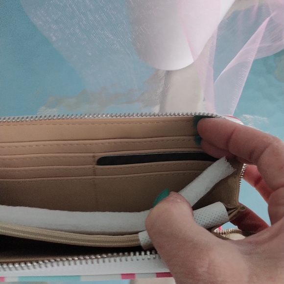 COPY - Guess - Picture 8 of 12